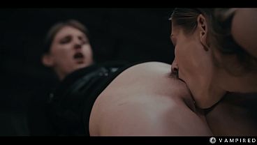 Vampire Facesitting Domination – Melody Marks